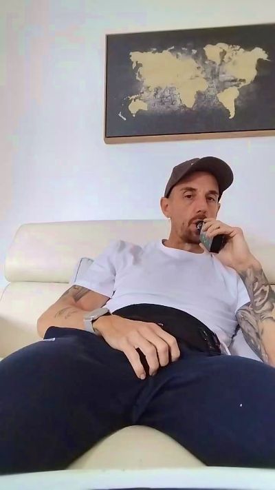 Neotrix33 live cam on Cam4