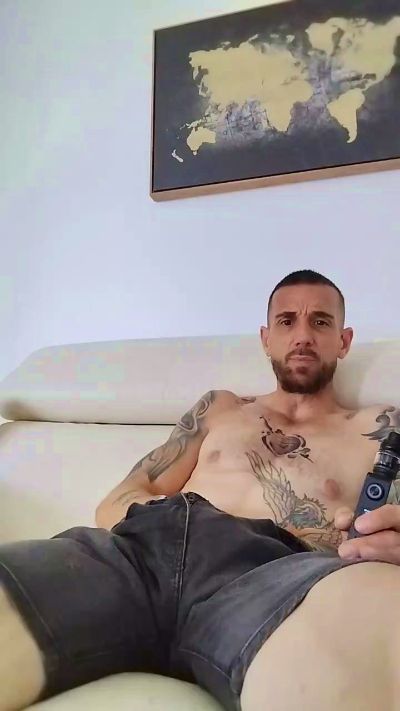 Neotrix33 live cam on Cam4