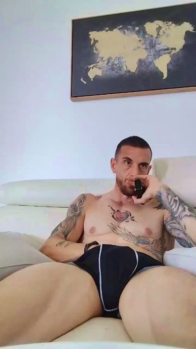 Neotrix33 live cam on Cam4