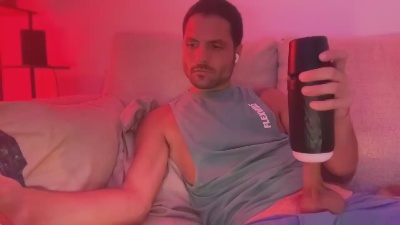 Nerdynutter live cam on Cam4