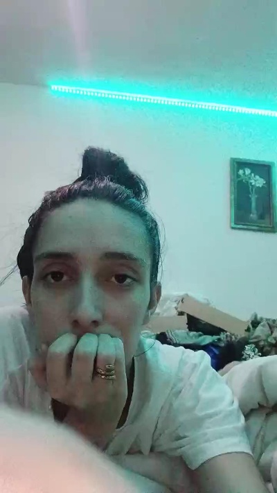 Nereitatenn1 live cam on Cam4