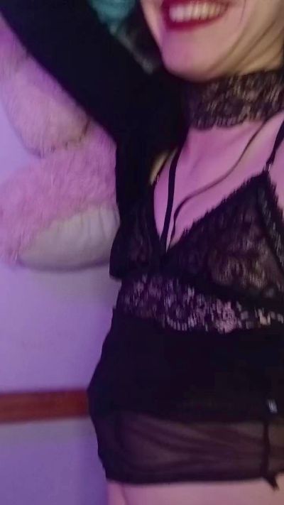 Nessa_noir26 live cam on Cam4