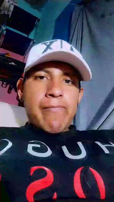Neto123211 live cam on Cam4