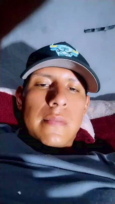 Neto123211 live cam on Cam4