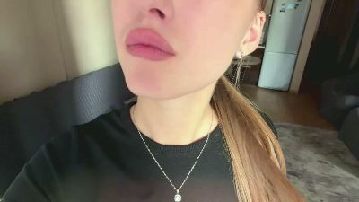 NevaMunnell live cam on Cam4