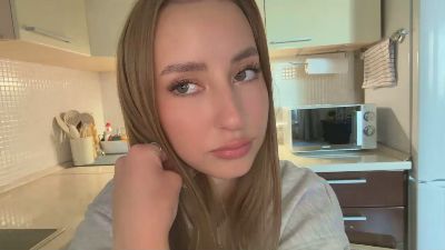 NevaMunnell live cam on Cam4