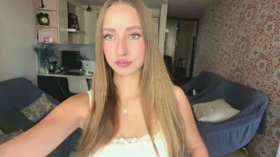 NevaMunnell live cam on Cam4