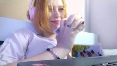 NevaZulauf live cam on Cam4