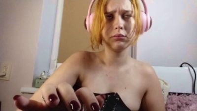 NevaZulauf live cam on Cam4