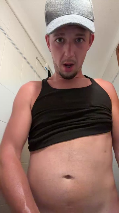 Neysan_24 live cam on Cam4