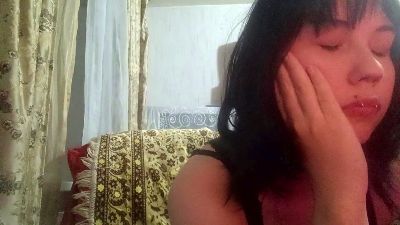 NgaRoedel live cam on Cam4