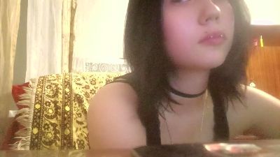 NgaRoedel live cam on Cam4