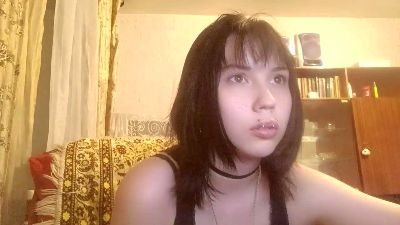 NgaRoedel live cam on Cam4