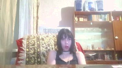 NgaRoedel live cam on Cam4