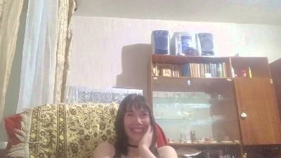 NgaRoedel live cam on Cam4