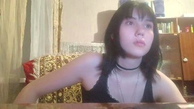NgaRoedel live cam on Cam4