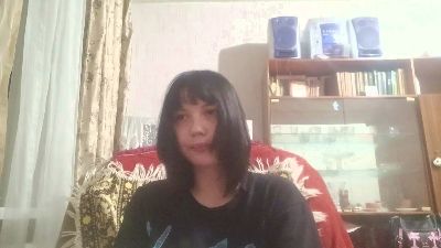 NgaRoedel live cam on Cam4