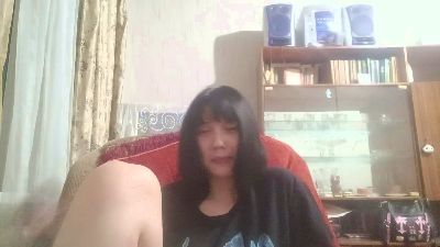 NgaRoedel live cam on Cam4