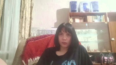 NgaRoedel live cam on Cam4
