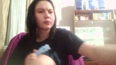 NgaRoedel live cam on Cam4