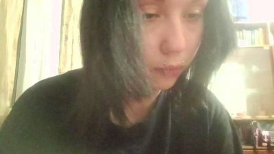 NgaRoedel live cam on Cam4