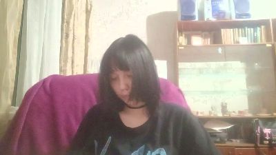 NgaRoedel live cam on Cam4