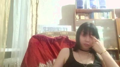 NgaRoedel live cam on Cam4