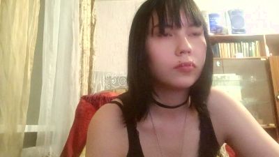 NgaRoedel live cam on Cam4