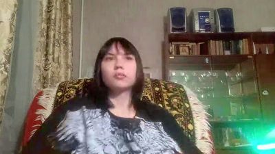 NgaRoedel live cam on Cam4