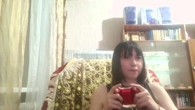 NgaRoedel live cam on Cam4