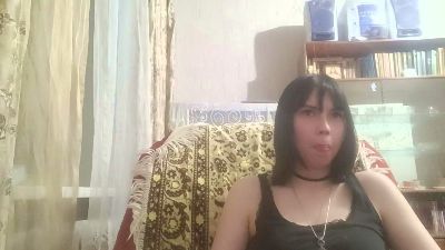 NgaRoedel live cam on Cam4
