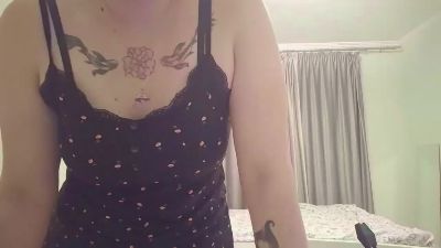 NguyetHerstad live cam on Cam4