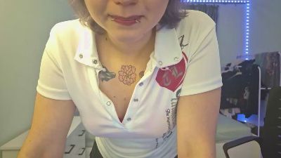 NguyetHerstad live cam on Cam4