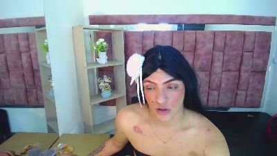 NharkaHott live cam on Cam4