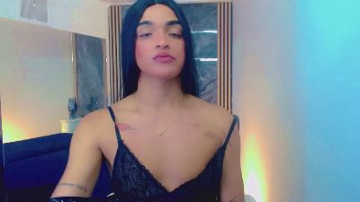 NharkaHott live cam on Cam4