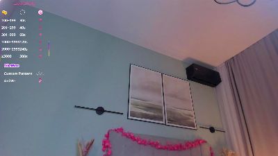 NiaVerucchi live cam on Cam4