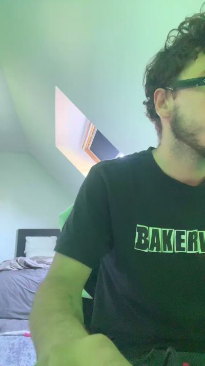 NiceBigCock live cam on Cam4