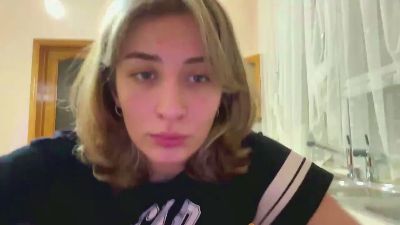 NicholeGauna live cam on Cam4