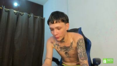 NickTattooedGuy live cam on Cam4