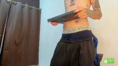 NickTattooedGuy live cam on Cam4
