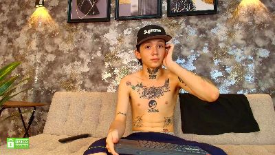 NickTattooedGuy live cam on Cam4