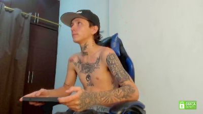 NickTattooedGuy live cam on Cam4