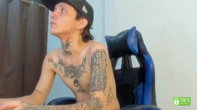 NickTattooedGuy live cam on Cam4