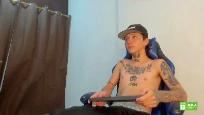 NickTattooedGuy live cam on Cam4