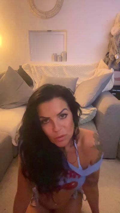 NickerlessNurse live cam on Cam4