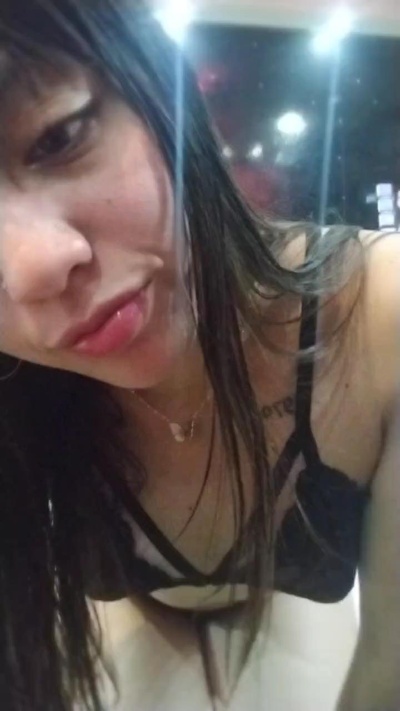 Nicki live cam on Cam4