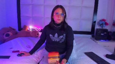Nicky_Bonn18 live cam on Cam4