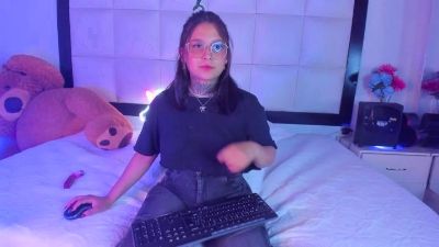 Nicky_Bonn18 live cam on Cam4