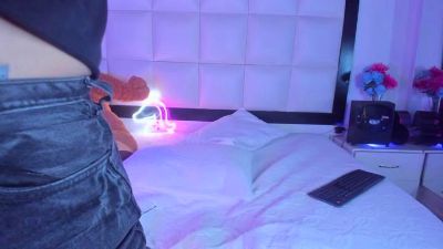 Nicky_Bonn18 live cam on Cam4