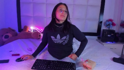 Nicky_Bonn18 live cam on Cam4